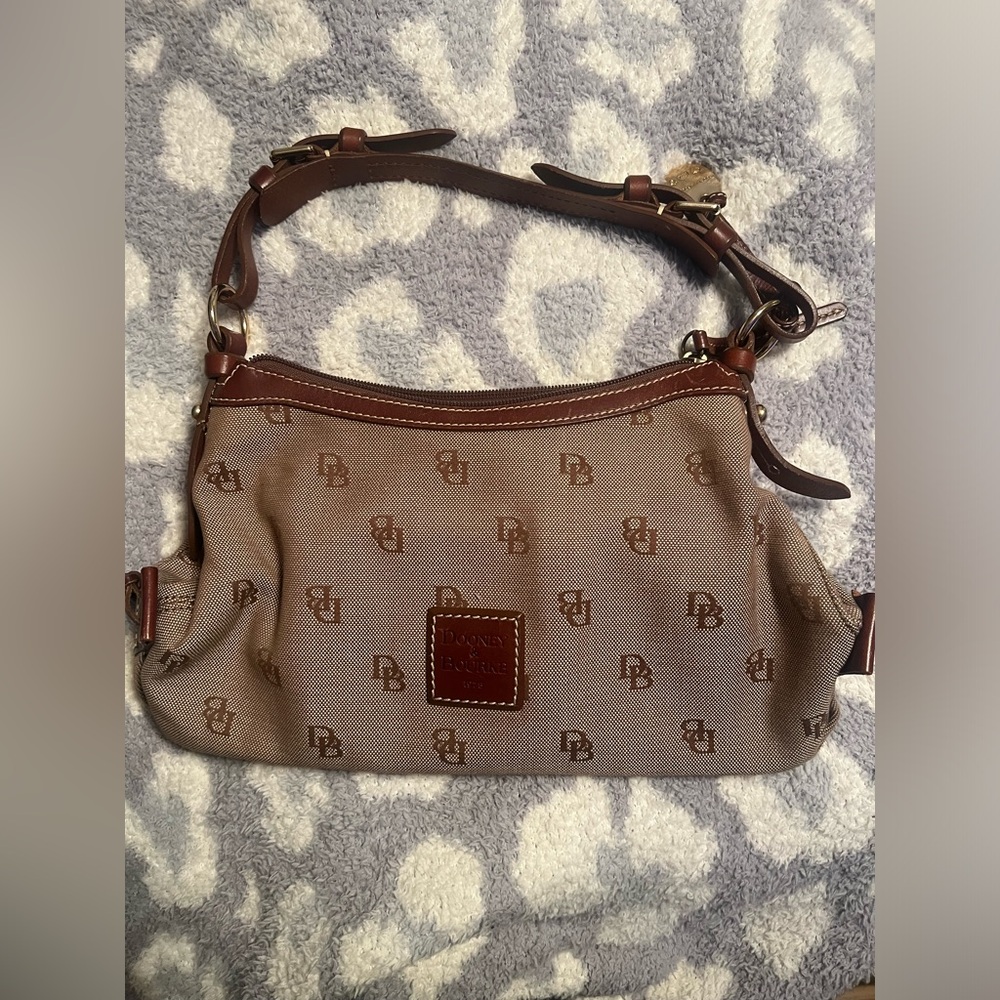 Dooney & bourke purse